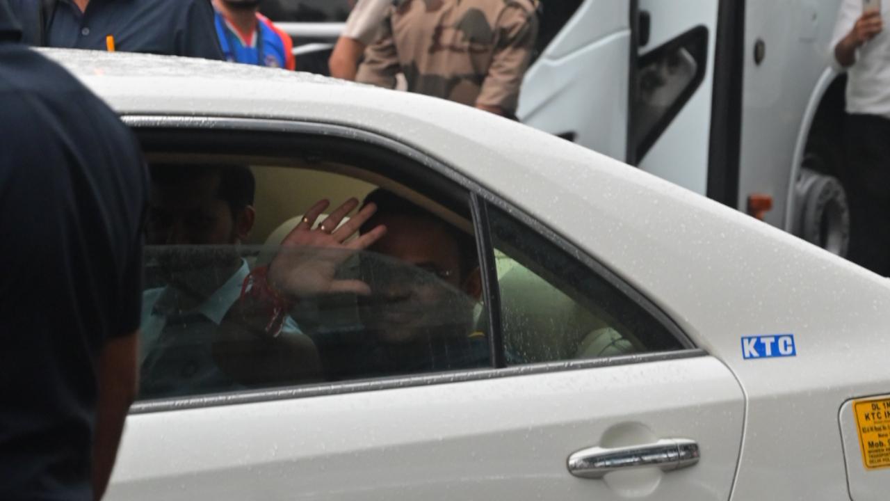 The Board of Control for Cricket in India secretary Mr. Jay Shah was seen in the car. The board later announced the prize money of Rs. 125 crores for the World Cup-winning team