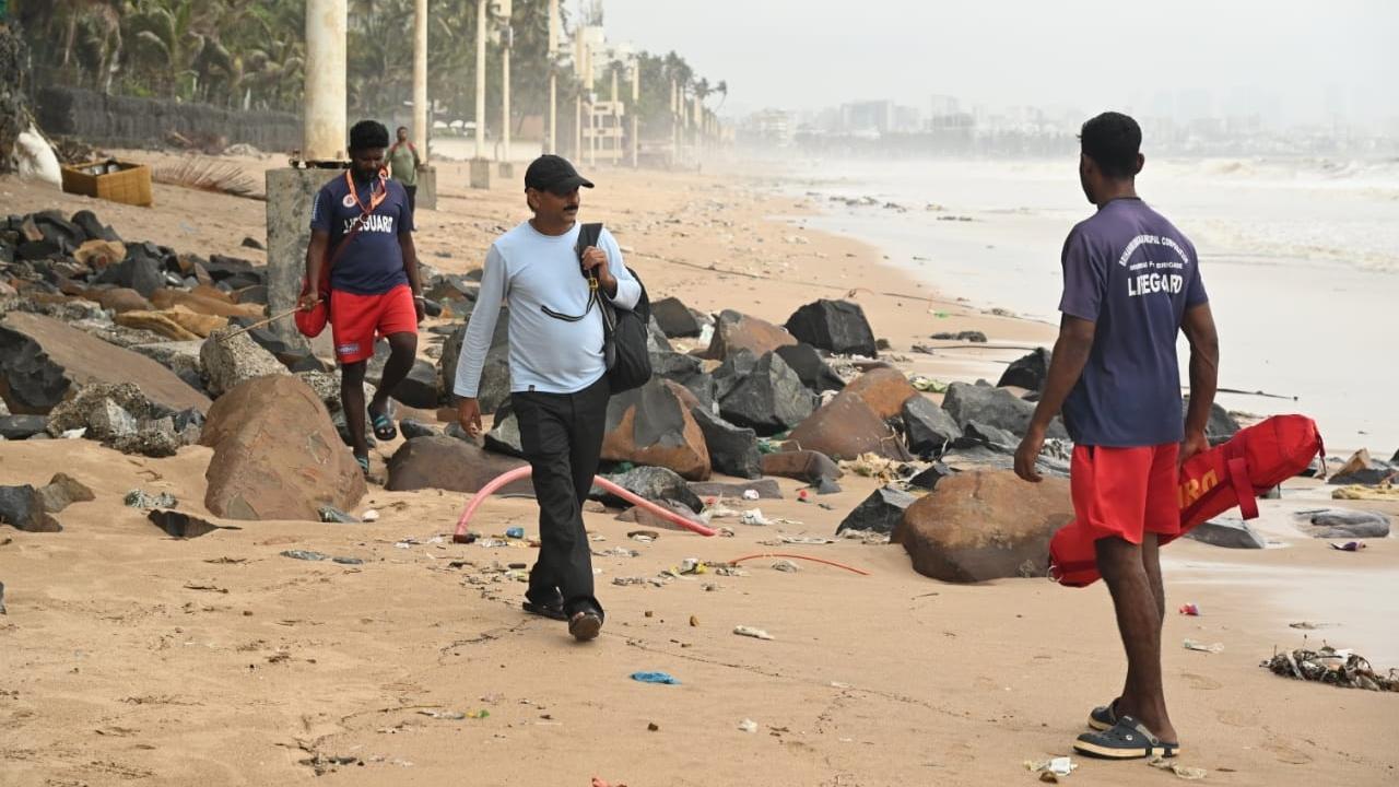 IN PHOTOS: Juhu beach closed in view of high tide 