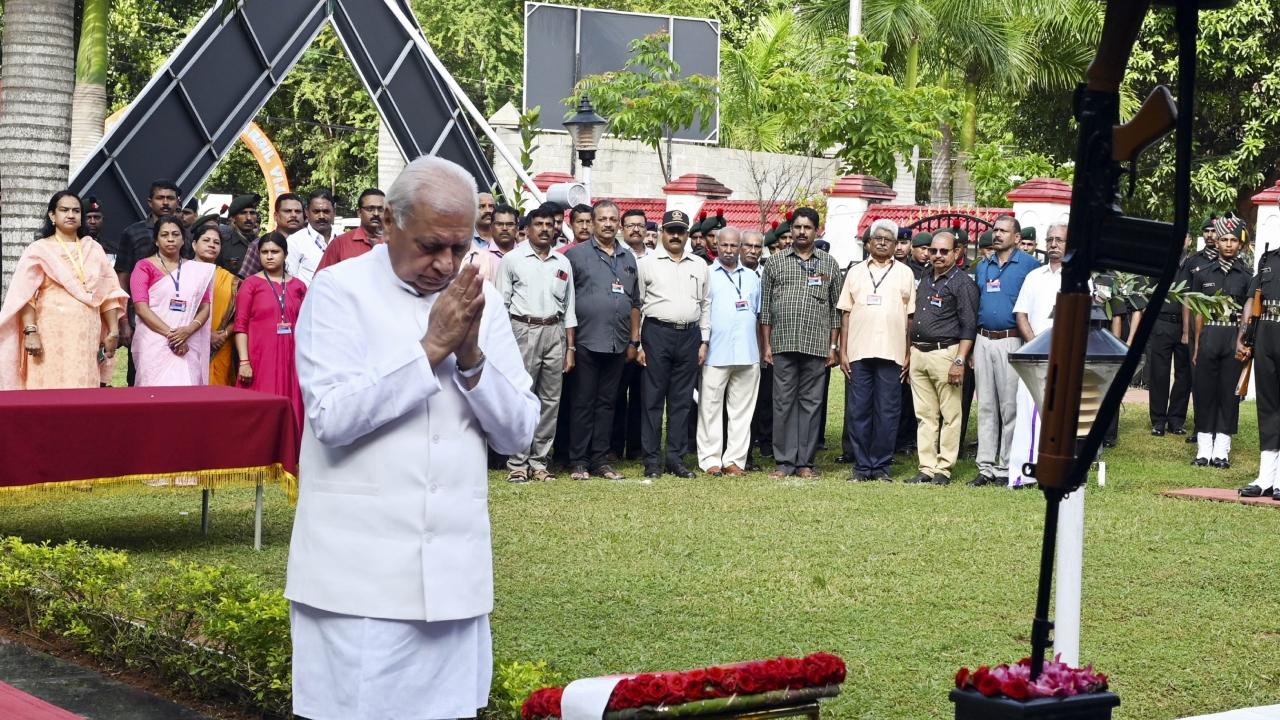 Kerala Governor Arif Mohammed Khan paid homage to martyred soldiers at Pangode military station in Thiruvananthapuram.