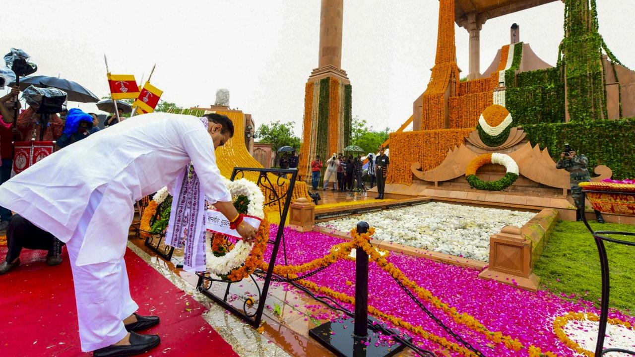 Rajasthan Chief Minister Bhajan Lal Sharma visted the Amar Jawan Jyoti in Jaipur to pay tribute to th martrys on the occassion