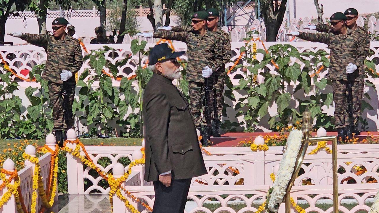 President Droupadi Murmu and Prime Minister Narendra Modi led the nation in paying tributes to the armed forces on Kargil Vijay Diwas 2024.