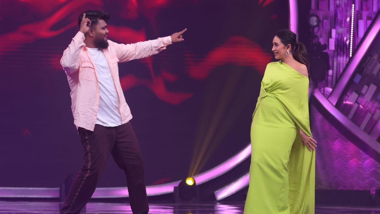 Karisma Kapoor calls contestant Dibyajyoti Naik ‘Entertainer No. 1’ on ‘India’s Best Dancer 4’ 