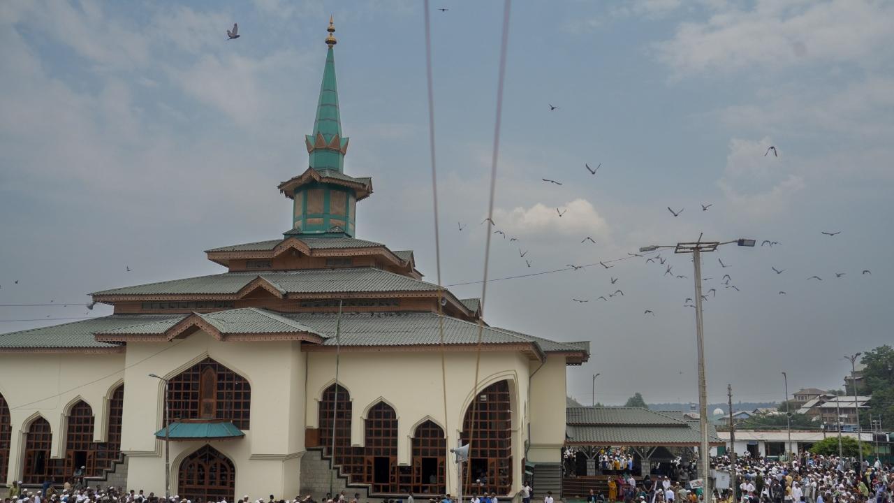 Kashmir has been reeling under intense heat wave with several places in the valley recording their highest July temperature in 25 years on Sunday