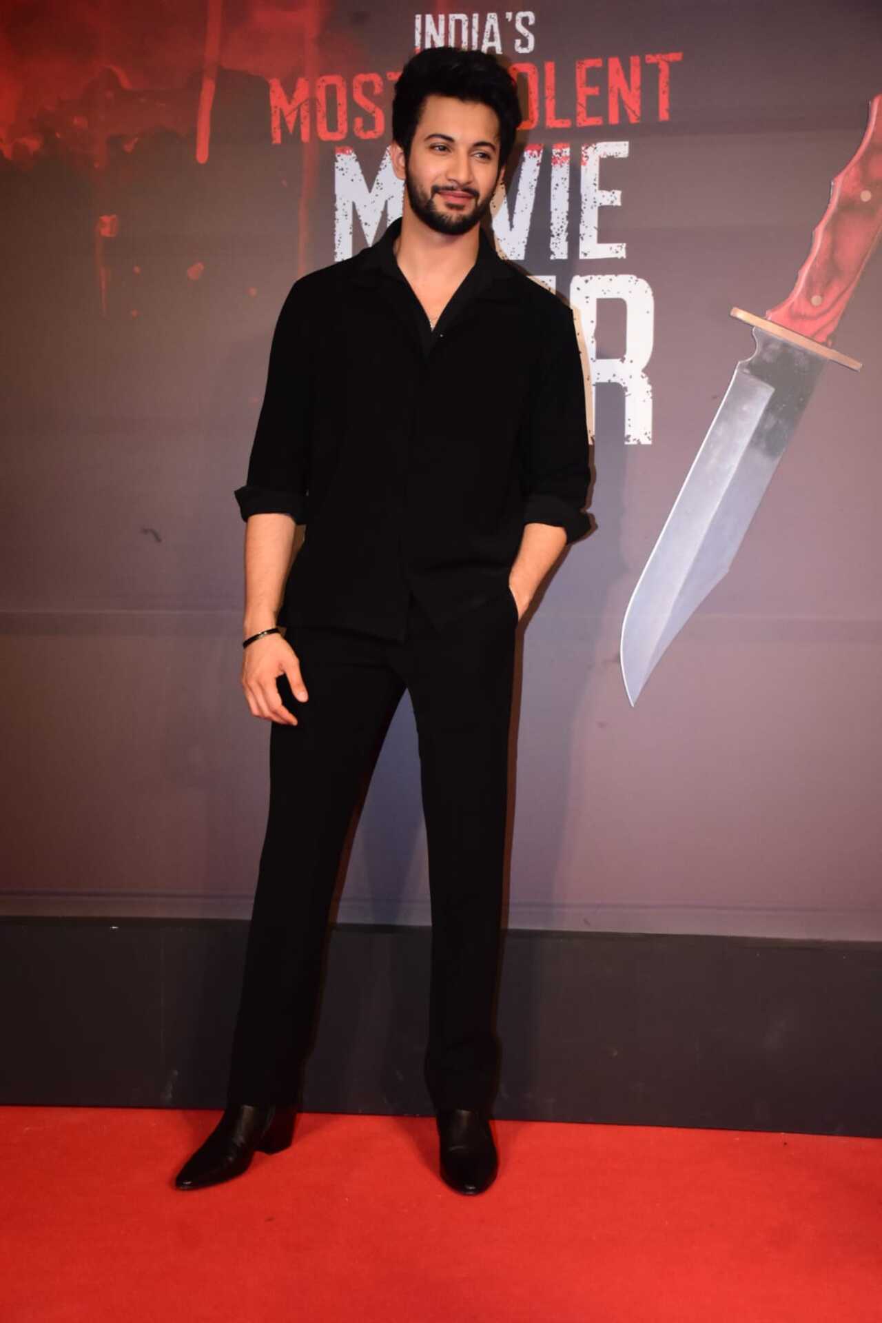‘Ishq Vishk Rebound’ actor Rohit Saraf made a splash in a black shirt, black trousers, and black shoes. 