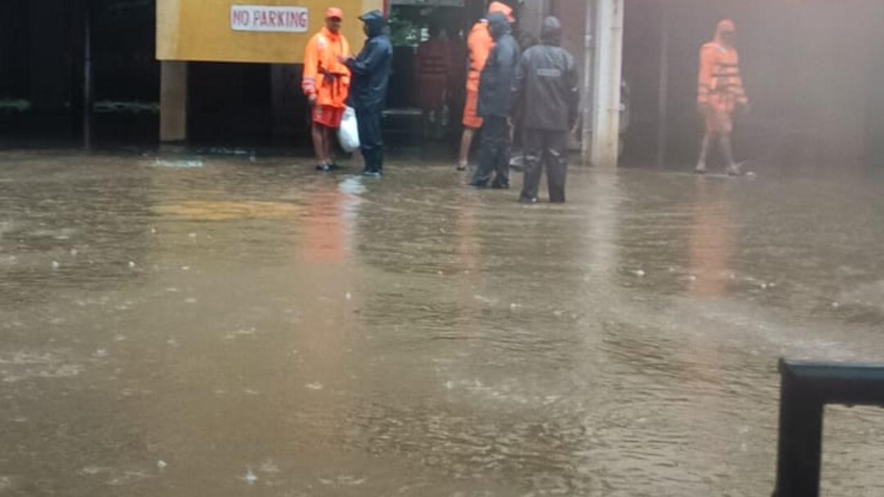 Talking to PTI, Kolhapur collector Amol Yedge said the district administration has started relocating people from the affected areas of Sutarwada and Kumbharwada in the city