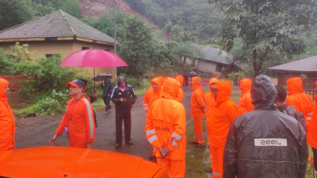 The India Meteorological Department (IMD) issued a 'red alert' for Pune district and asked people to take precautions. Schools and colleges in most parts of the district have declared a holiday in view of the heavy rainfall warning, officials said.