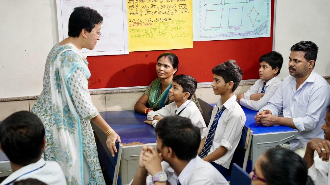 The education minister appealed to the parents to spend at least half-an-hour with their children and try to understand their problems