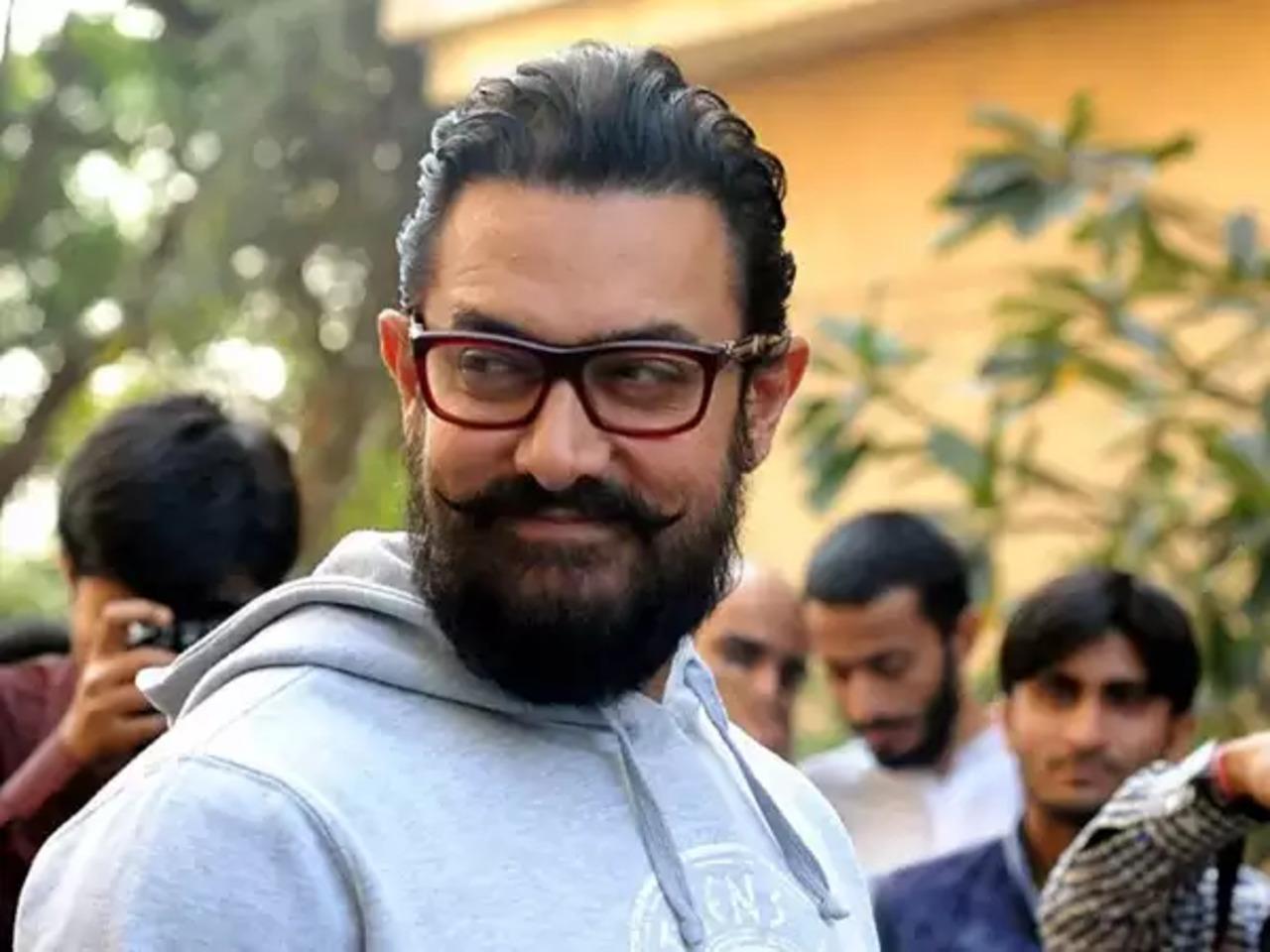 Aamir Khan can never go wrong when it comes to looking handsome. For his role in Laal Singh Chaddha, Khan grew a heavy beard