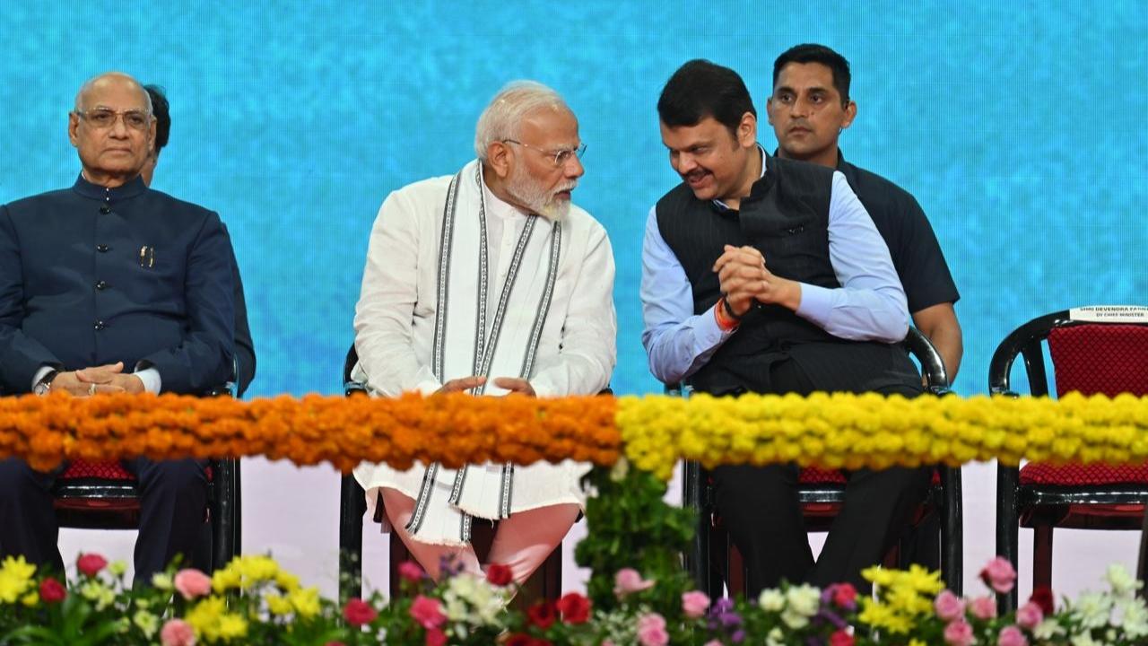 PM Modi dedicated to the nation the New Platforms at Lokmanya Tilak Terminus and Extension of Platform no. 10 and 11 at Chhatrapati Shivaji Maharaj Terminus Station