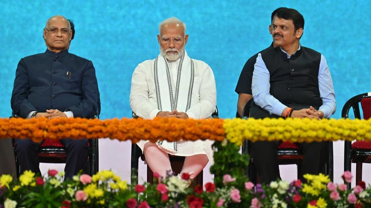 Prime Minister Narendra Modi on Saturday evening reached Mumbai, he said, 