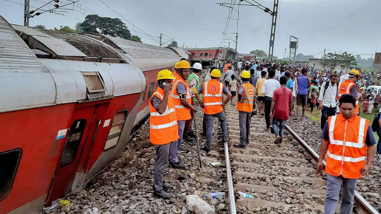 Rescue teams, including an NDRF team, are on the scene, and efforts are being made to provide medical assistance to the injured.