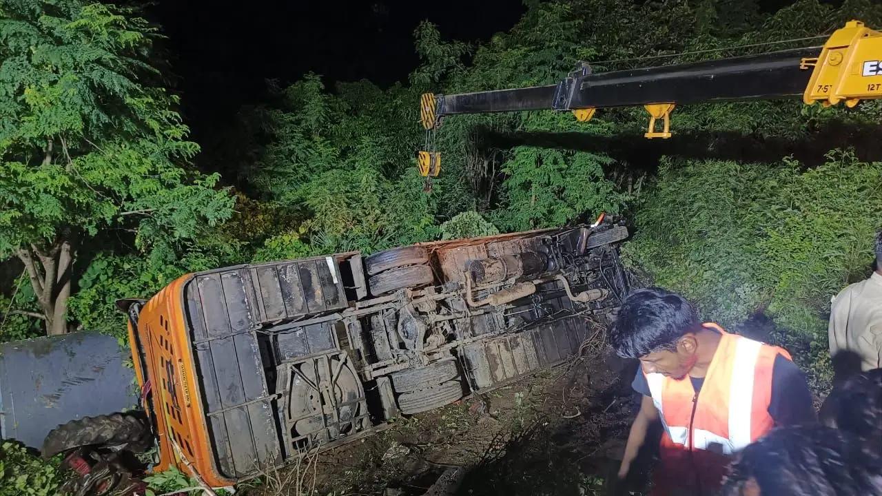 Mumbai: Five dead, 42 injured as in accident on Mumbai-Pune Expressway