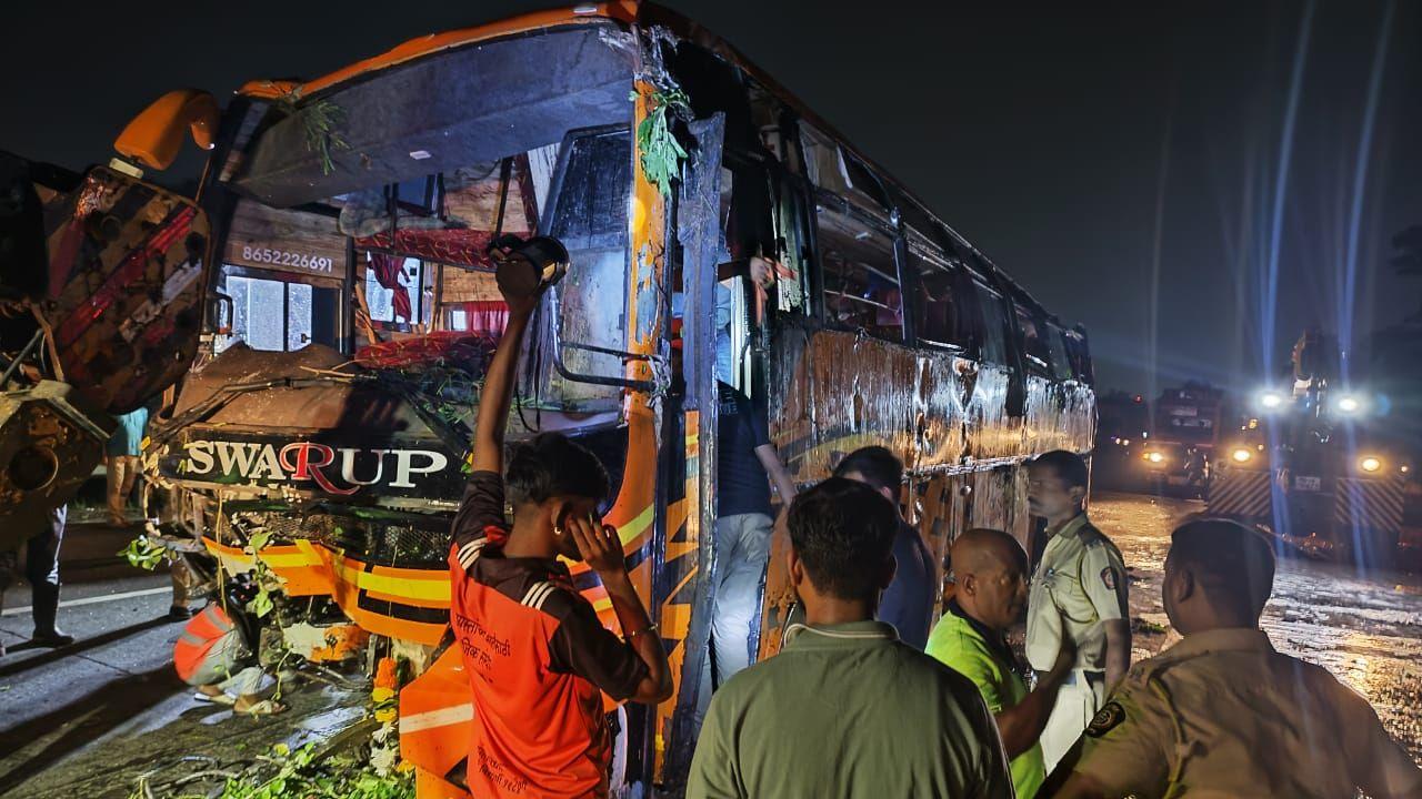 The Navi Mumbai police, highway police, local administration, IRB, and local rescuers quickly arrived at the scene to commence rescue operations. Many passengers trapped inside the bus were successfully rescued and transported to nearby hospitals.