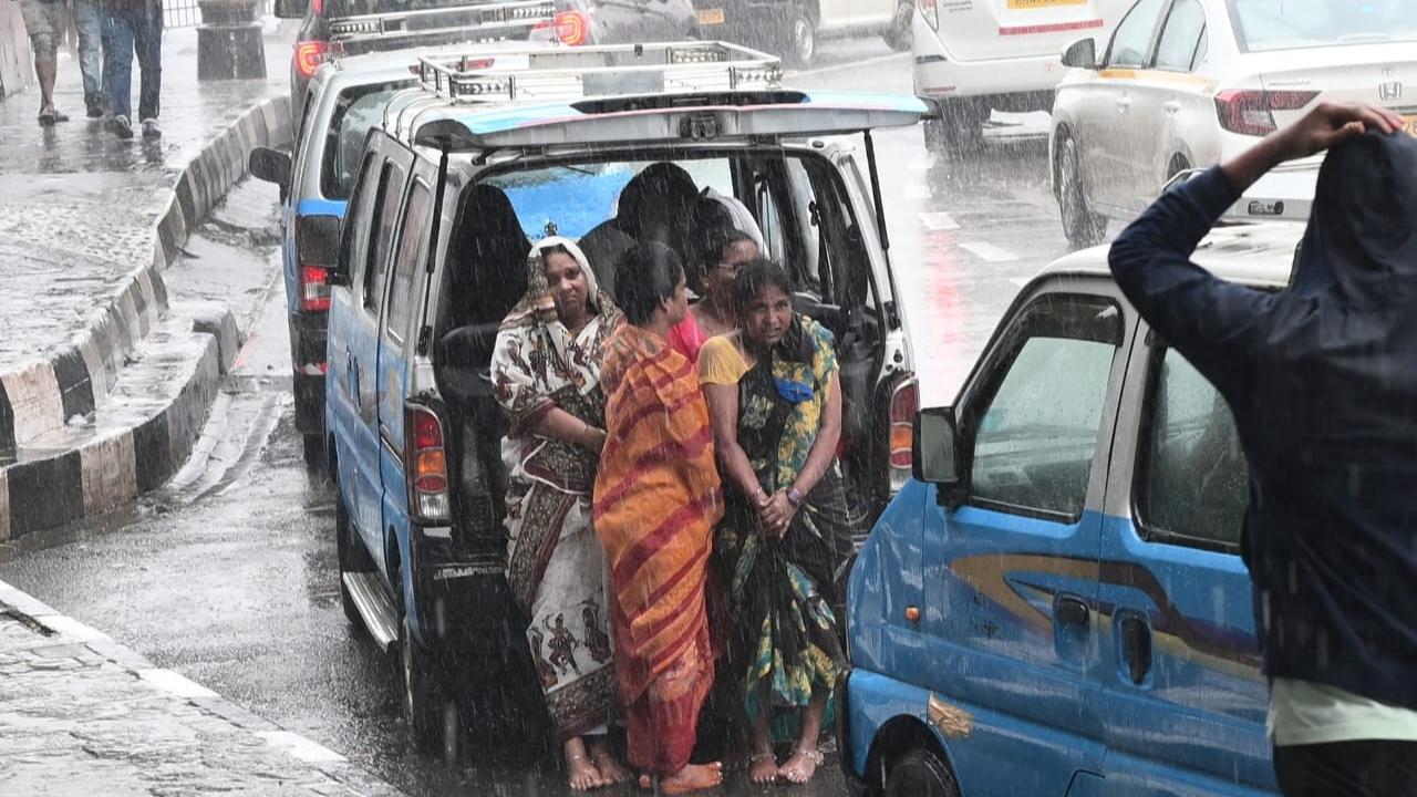 Flight operations at Chhatrapati Shivaji Maharaj International Airport were reportedly suspended twice for a brief period due to inclement weather and low visibility amid Mumbai rains