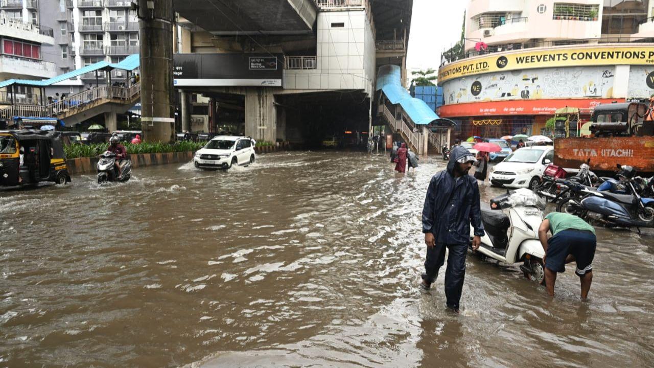 Vihar lake, one of the seven lakes supplying water to Mumbai, started overflowing at around 3.50 am, while Modak Sagar started overflowing at 10.40 am