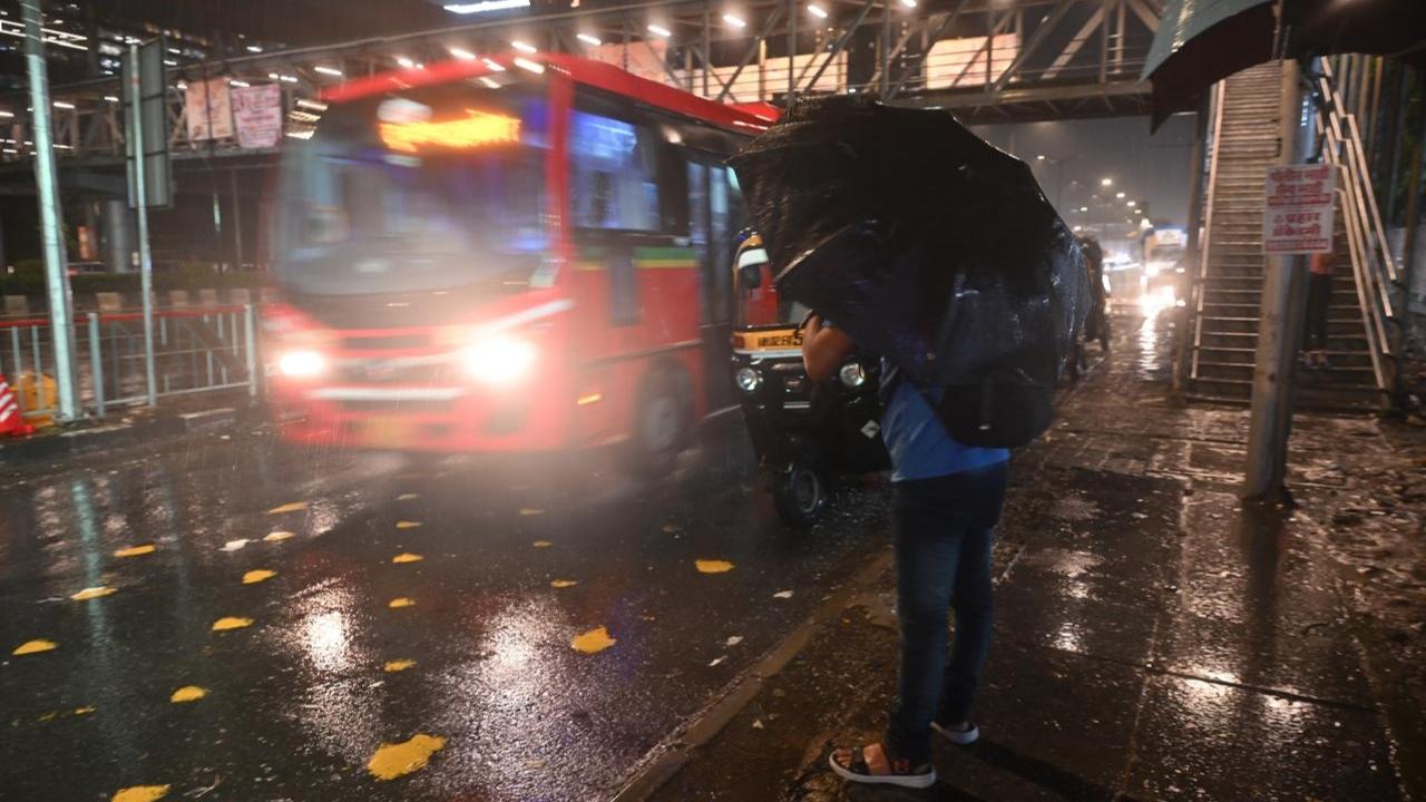 Meanwhile, flights to and from Mumbai faced disruptions on Friday morning. Various airlines issued statements saying that the delay was due to weather conditions and air traffic congestion at Mumbai airport