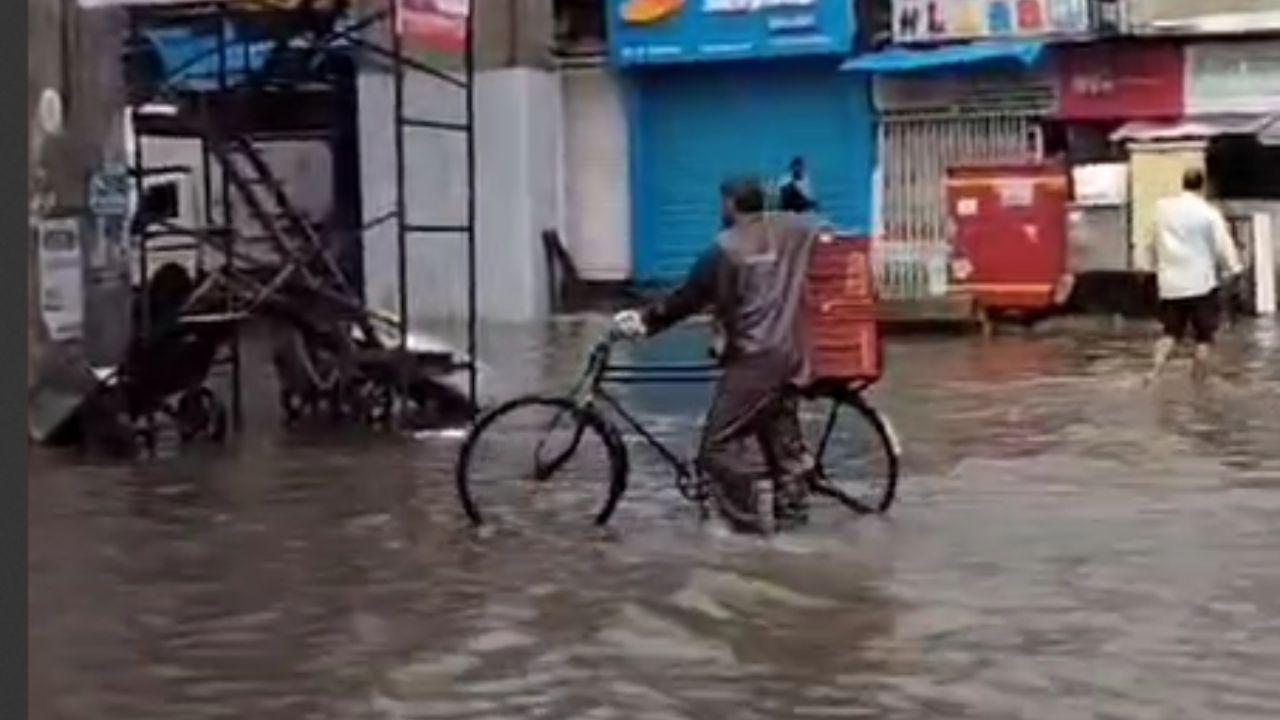 Brihanmumbai Electric Supply and Transport (BEST) reported that many of its buses were diverted due to waterlogging in various parts of the city. 