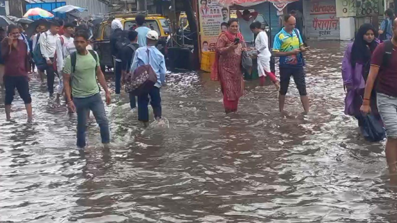 Mumbai faces heavy rainfall, several areas flooded; throws routine off gear