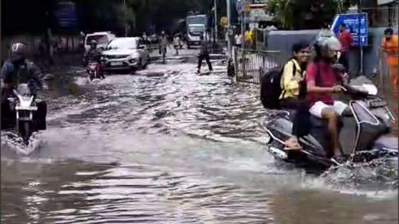 However, amid continuous rainfall, the CR now has suspended services between Thane and CSMT on the fast line.