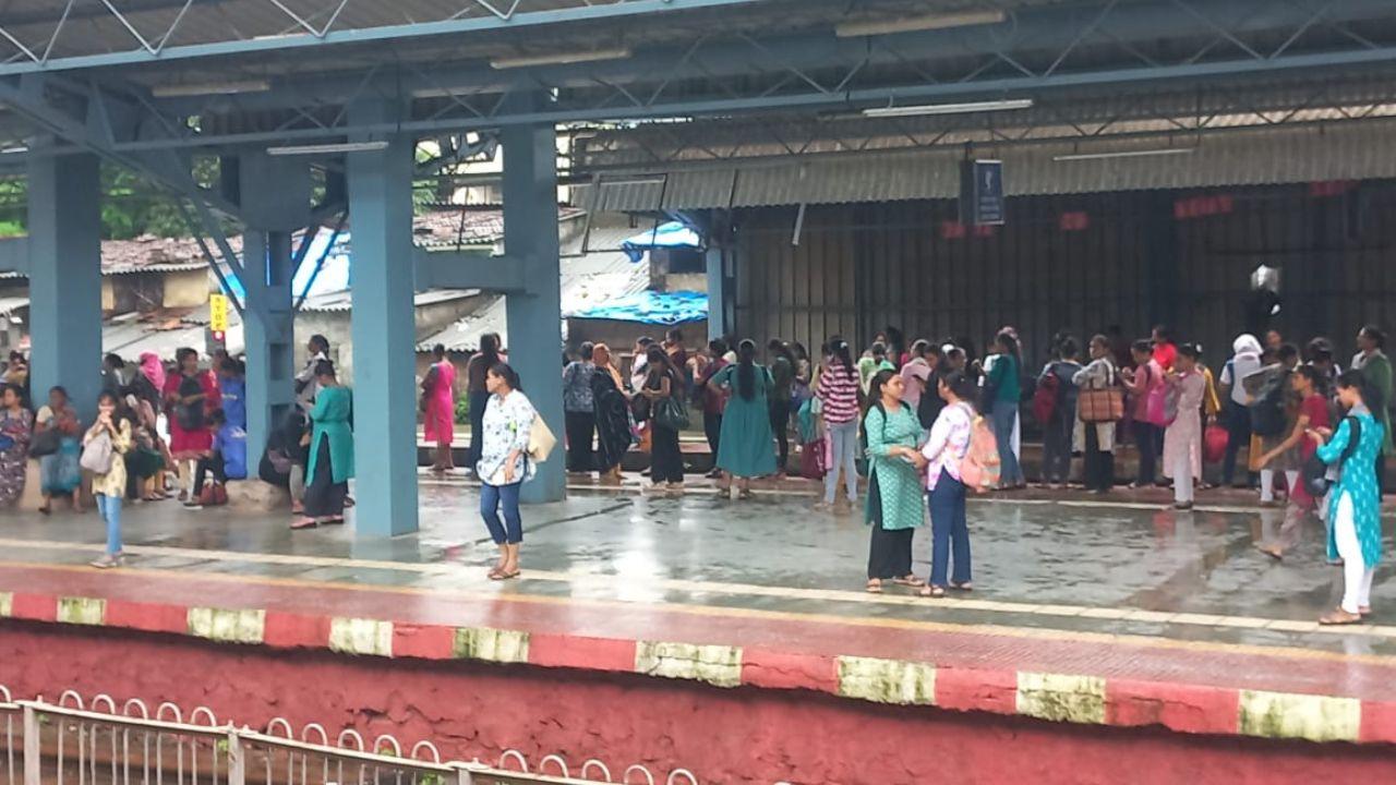 Key affected stations included Chhatrapati Shivaji Maharaj Terminus, Kurla, Vikhroli, and Bhandup.