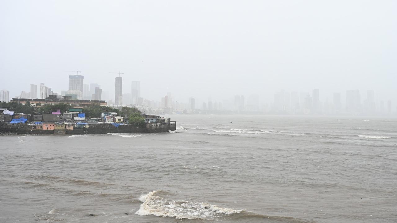 The India Meteorological Department (IMD) on Tuesday forecasted moderate to heavy rains for the city and suburbs and added that there is a possibility of very heavy rainfall at isolated places