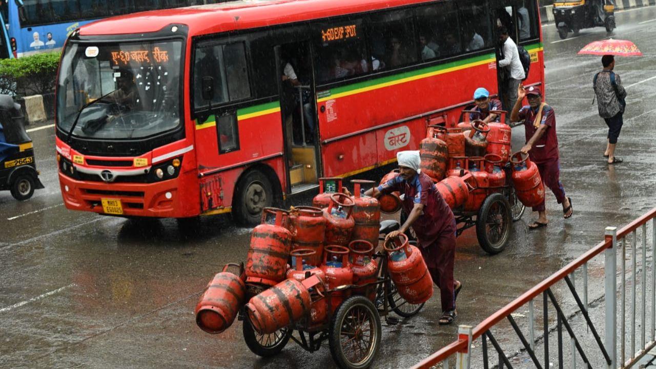 The IMD has predicted moderate to heavy rainfall for Mumbai. Additionally, a high tide of 4.24 metres is expected at 11.28 am, followed by another high tide of 3.66 metres at 11.18 pm. These conditions could potentially exacerbate waterlogging in the city.
