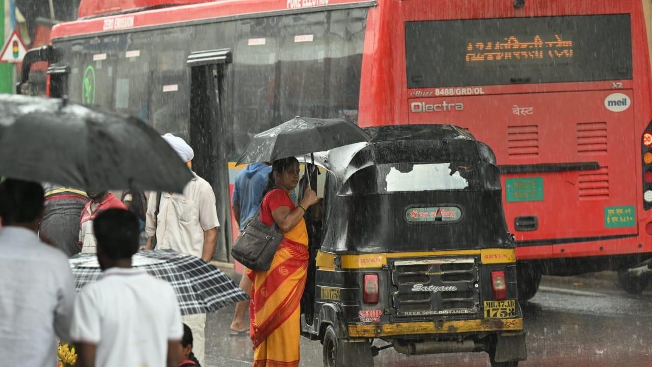 The India Meteorological Department (IMD), in its latest weather update, has predicted moderate rainfall in Mumbai on Wednesday
