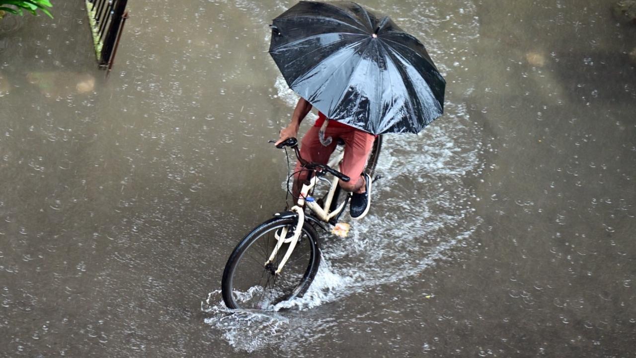 Mumbai weather updates: IMD issues yellow alert for Mumbai and Thane, predicts heavy rainfall