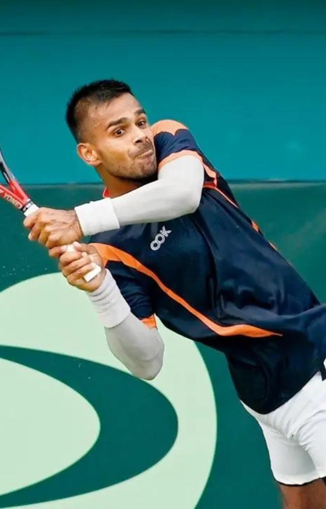 The Olympic-bound Nagal, seeded second, cruised to a 6-1 6-4 win over Alves in the clay event