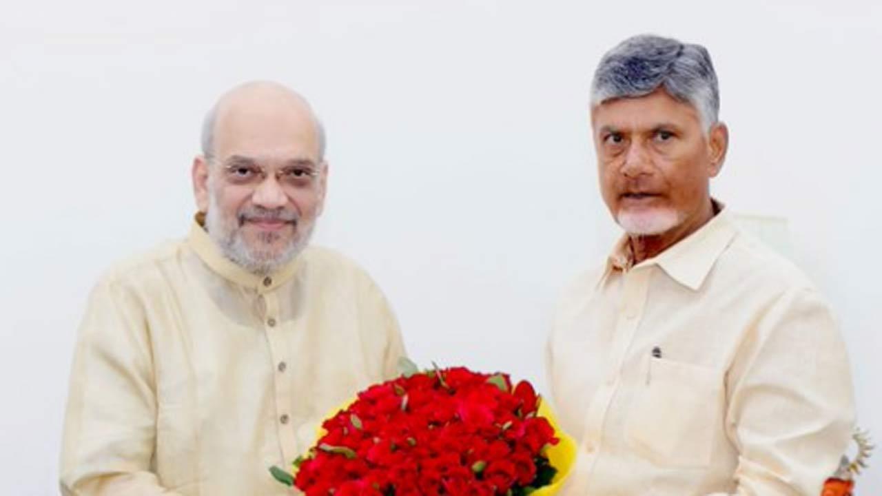 CM Chandrababu Naidu meets Amit Shah in Delhi, apprises him of Andhra's financial crisis