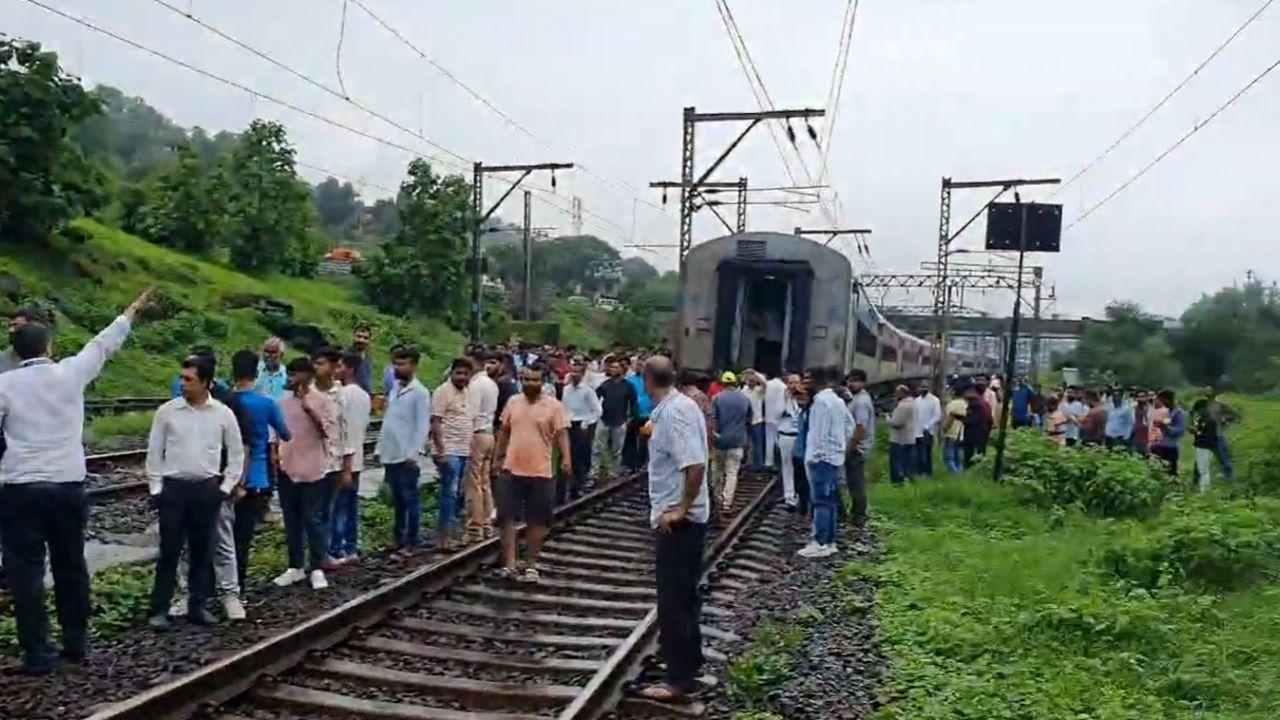 Mumbai: Panchvati Express coaches decouple near Kasara, promptly repaired