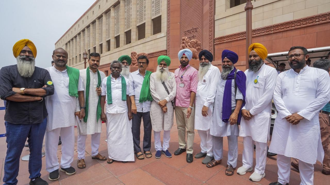 The delegation comprised 12 farmer leaders from Punjab, Haryana, Uttar Pradesh, Telangana, Tamil Nadu, and Karnataka. It apprised Gandhi of the issues being faced by the farmers
