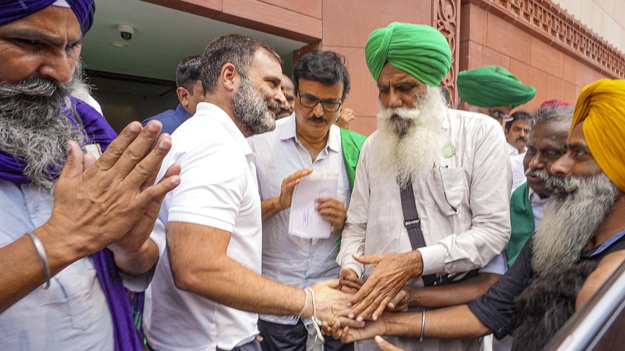 Congress general secretary KC Venugopal, former Punjab Chief Minister Charanjit Singh Channi, Punjab Congress chief Amrinder Singh Raja Warring, Congress leaders Sukhjinder Singh Randhawa, Gurjeet Singh Aujla, Dharamvir Gandhi, Amar Singh, Deepender Singh Hooda and Jai Prakash were also present in the meeting