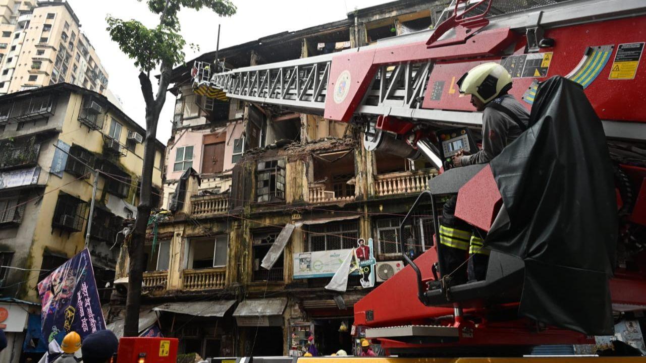Mumbai woman dies after balcony collapse at Grant Road leaves residents stranded