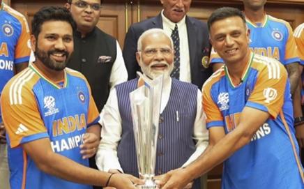 Rohit Sharma, PM Narendra Modi, Rahul Dravid (Pic: PTI)