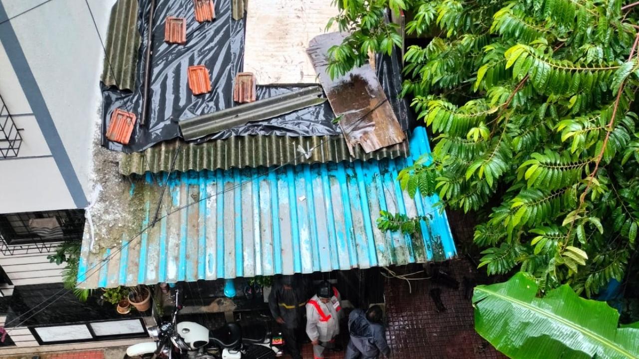 The incident took place near plot no. 33 near Jadhav Vada Pav, Savarkar Nagar in Thane (West). Pics/RDMC