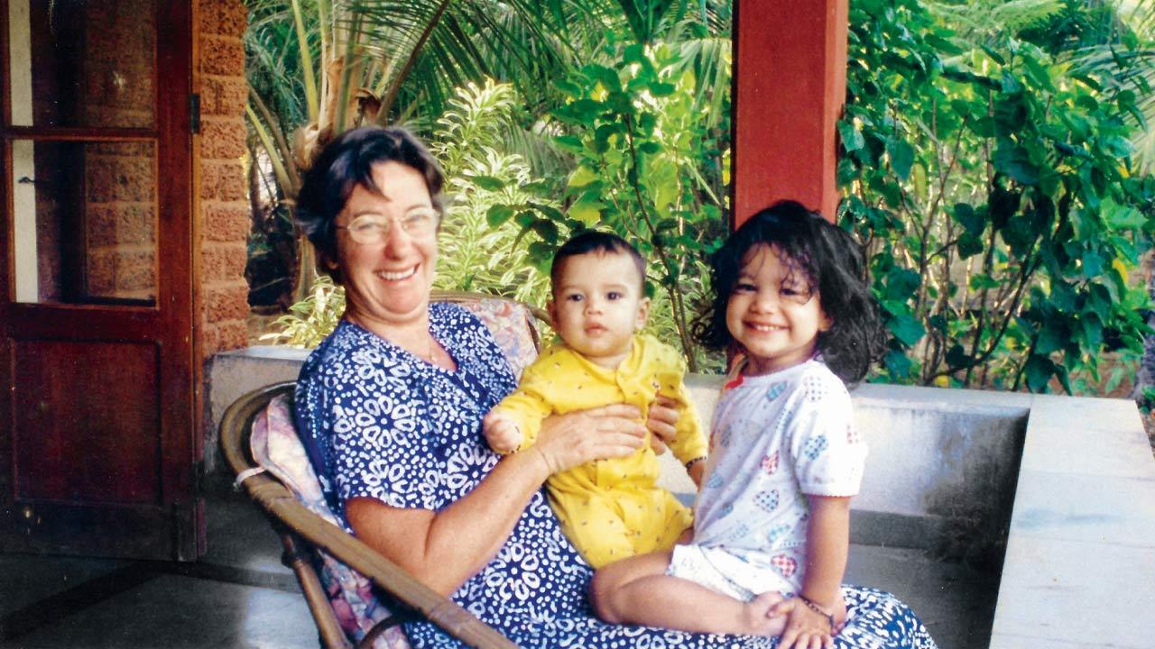 Annabel with her grandchildren, Arjun and Sara Tendulkar, in Goa 