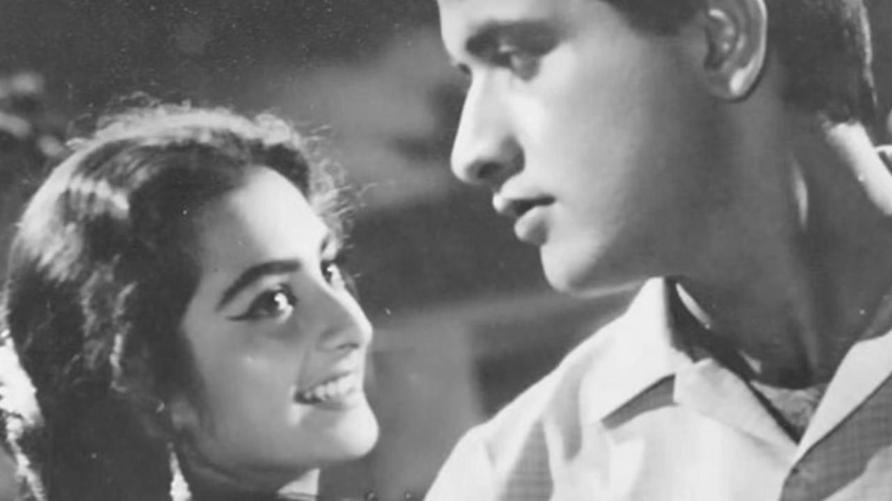 Saira reveals Manoj Kumar was ready to shelve THIS film instead of replacing her