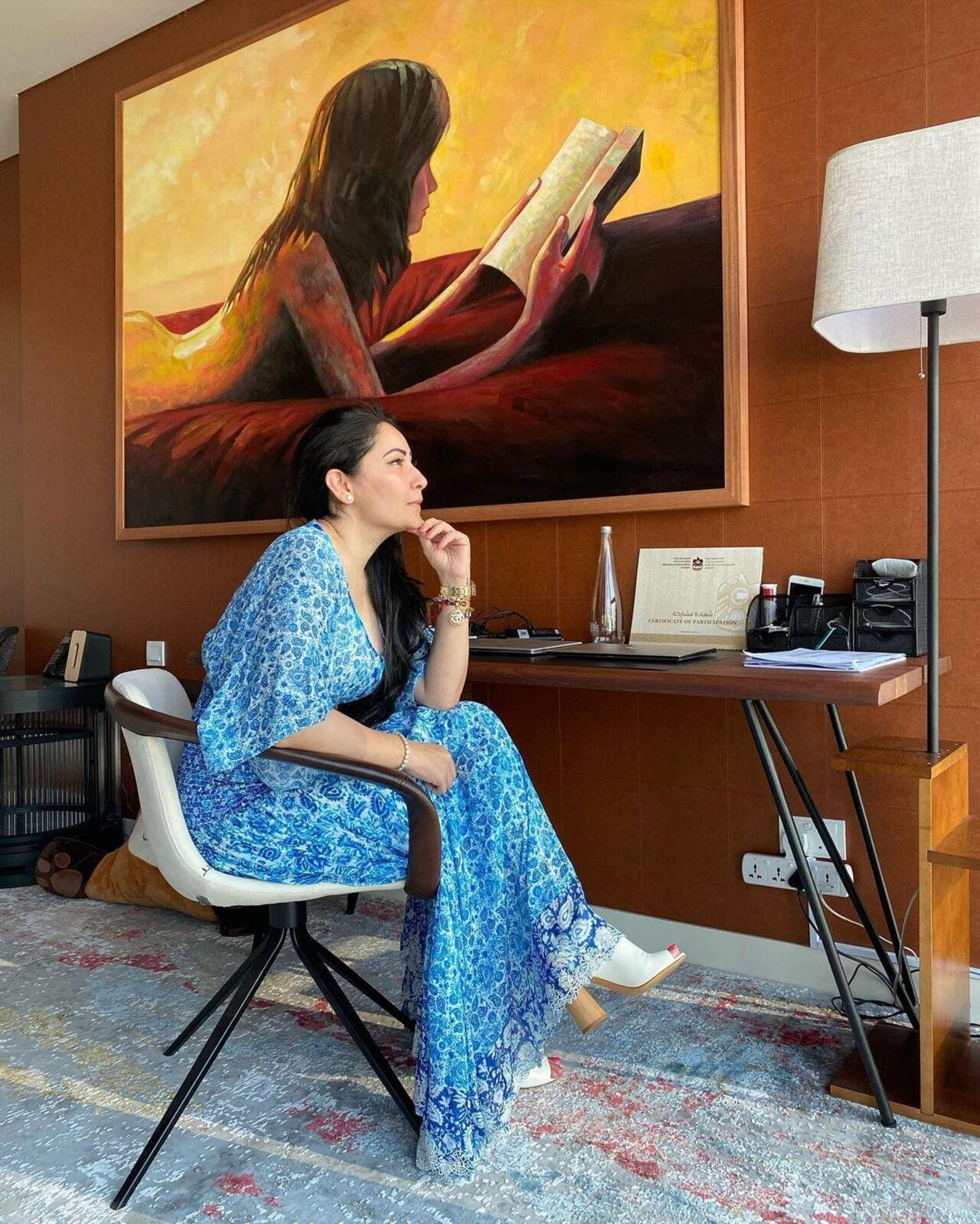 The house is an architectural beauty, and as per reports is a blend of contemporary and 80s Bollywood aesthetics. 