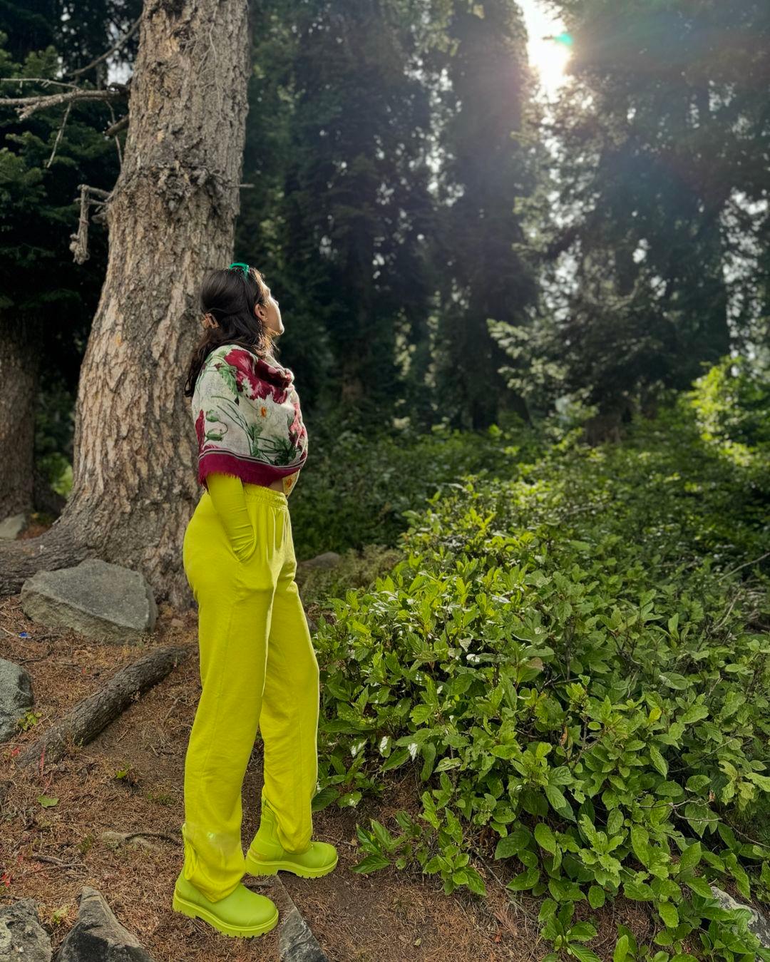 Bollywood actress Sara Ali Khan, who was recently in 'Ae Watan Mere Watan,' is having a great time in Kashmir