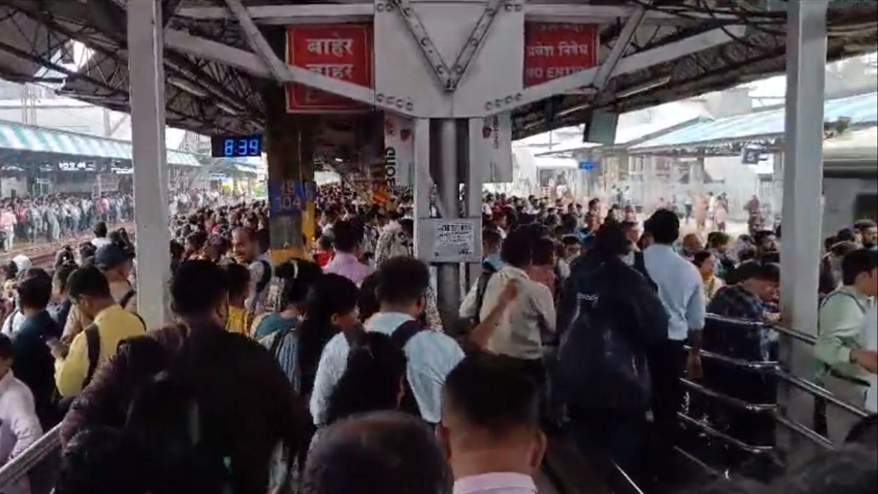 Mumbai: CR services disrupted due to technical snag at Kalyan