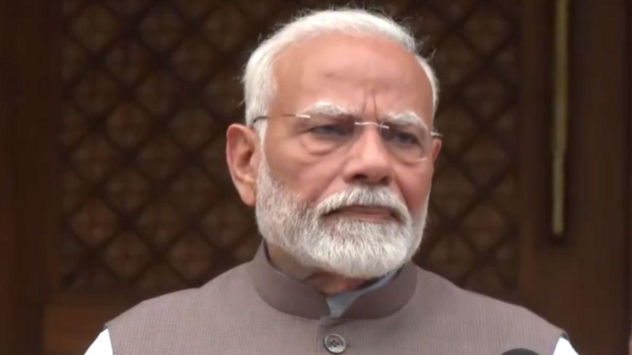 PM Modi calls for unity among political parties;  tore into Oppn for 'silencing' him