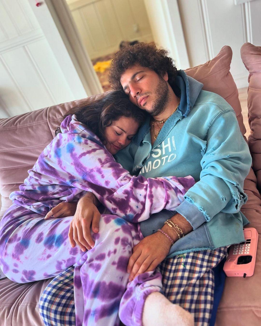 Selena and Benny certainly know how to show off their love online