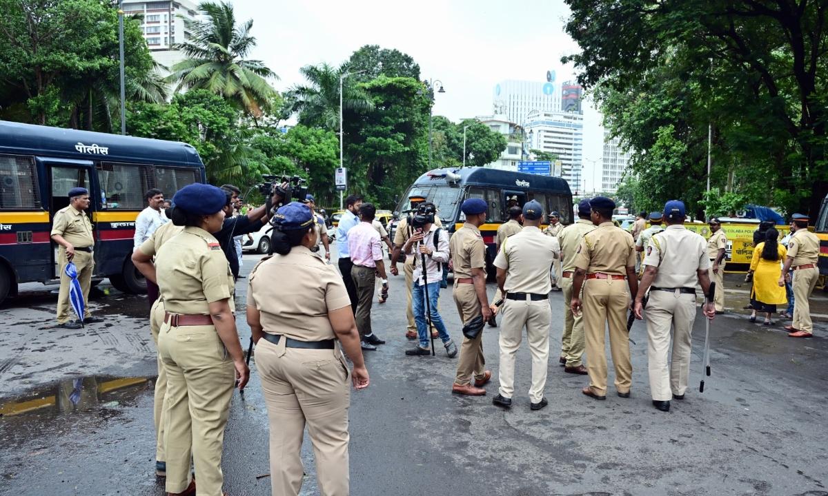 Heavy Mumbai Police deployment was seen at the spot were protesters were seen assembling