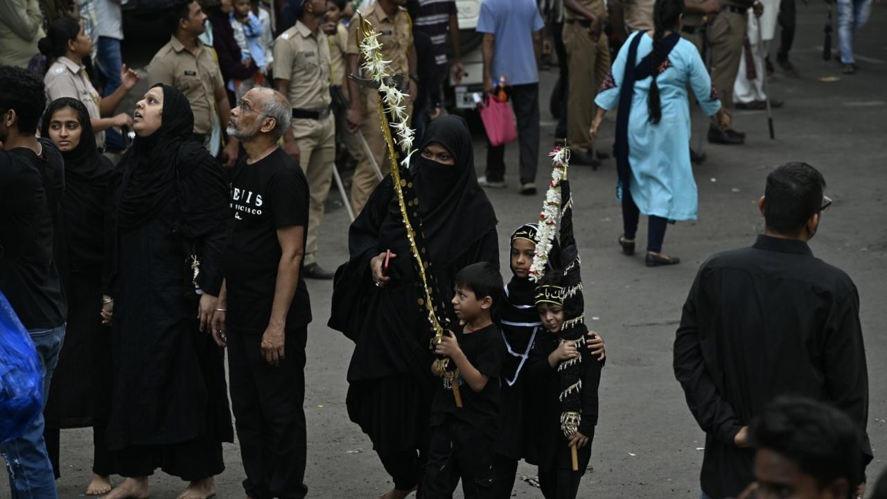 In view of the processions, Mumbai Traffic Police had issued a traffic advisory for areas of Sion, Mahim and Bandra, closing various routes for entry