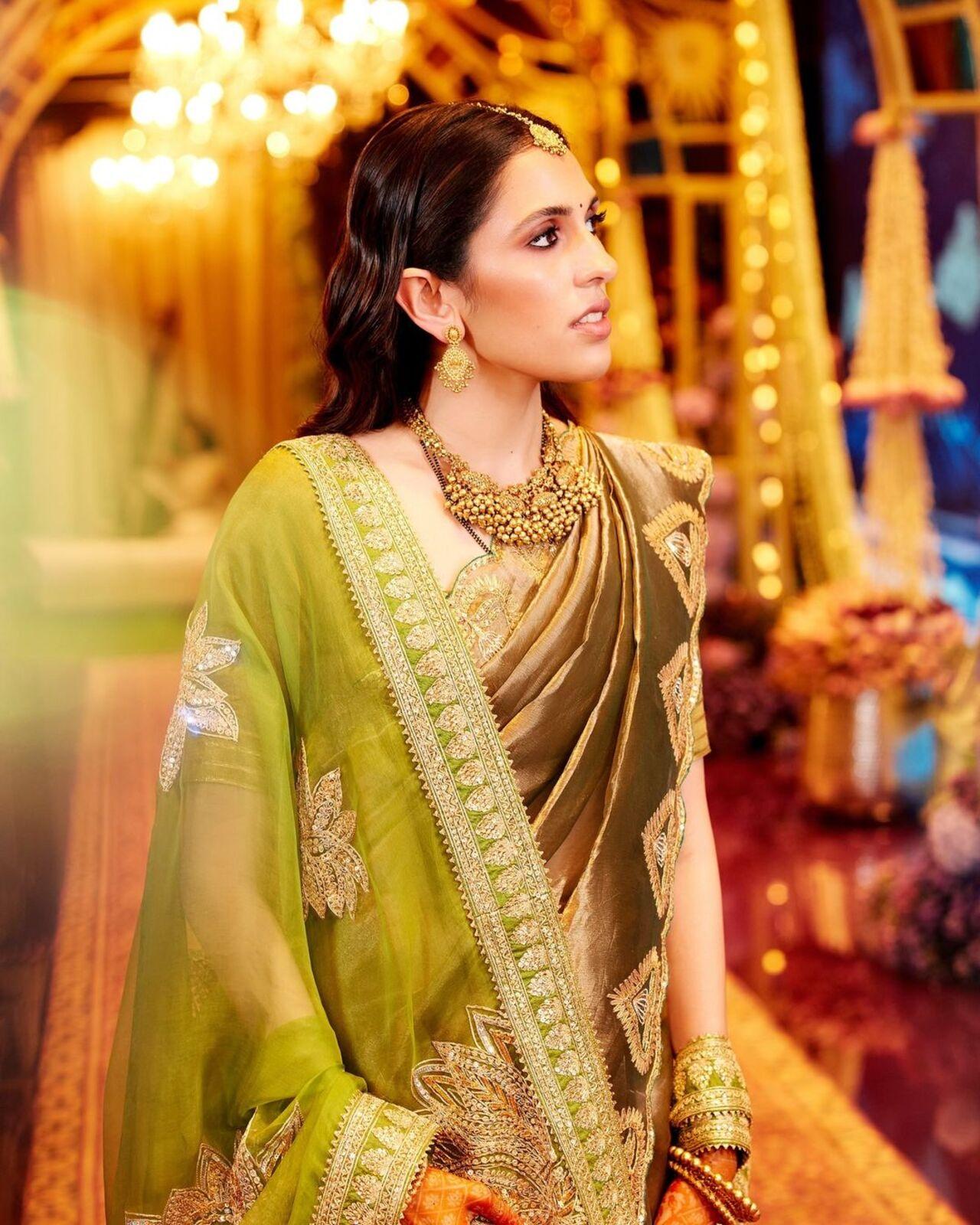She accessorised for the event by wearing her nani's vintage jewellery. 