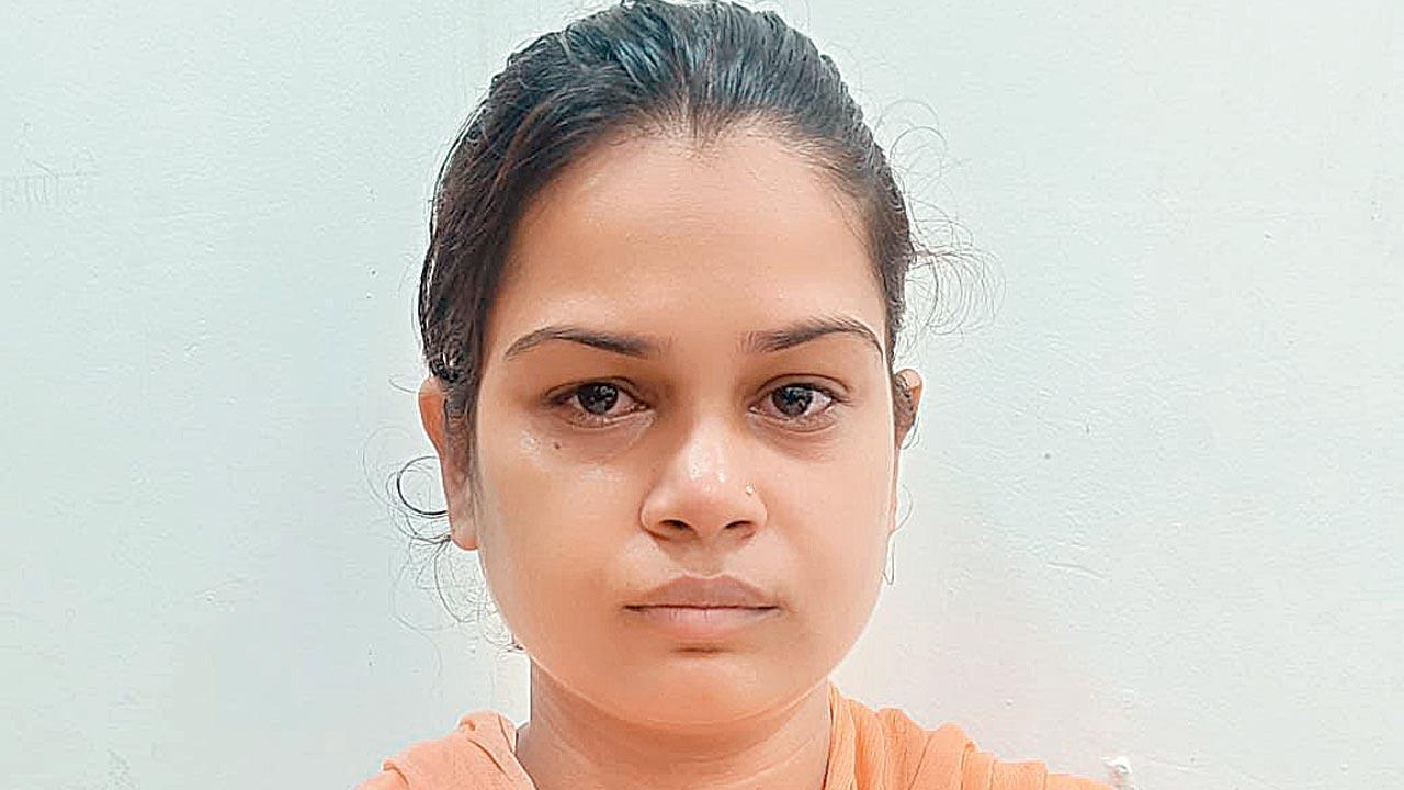 Mumbai: Six, including lady deputy bank manager, arrested for phishing
