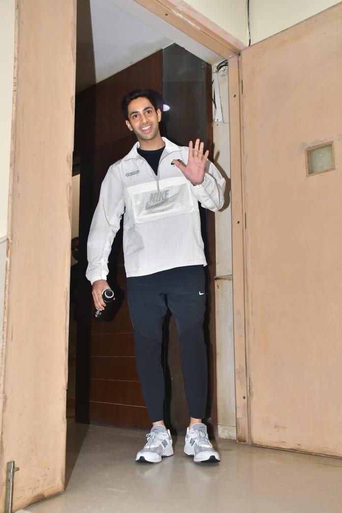 Agastya Nanda was clicked at Juhu