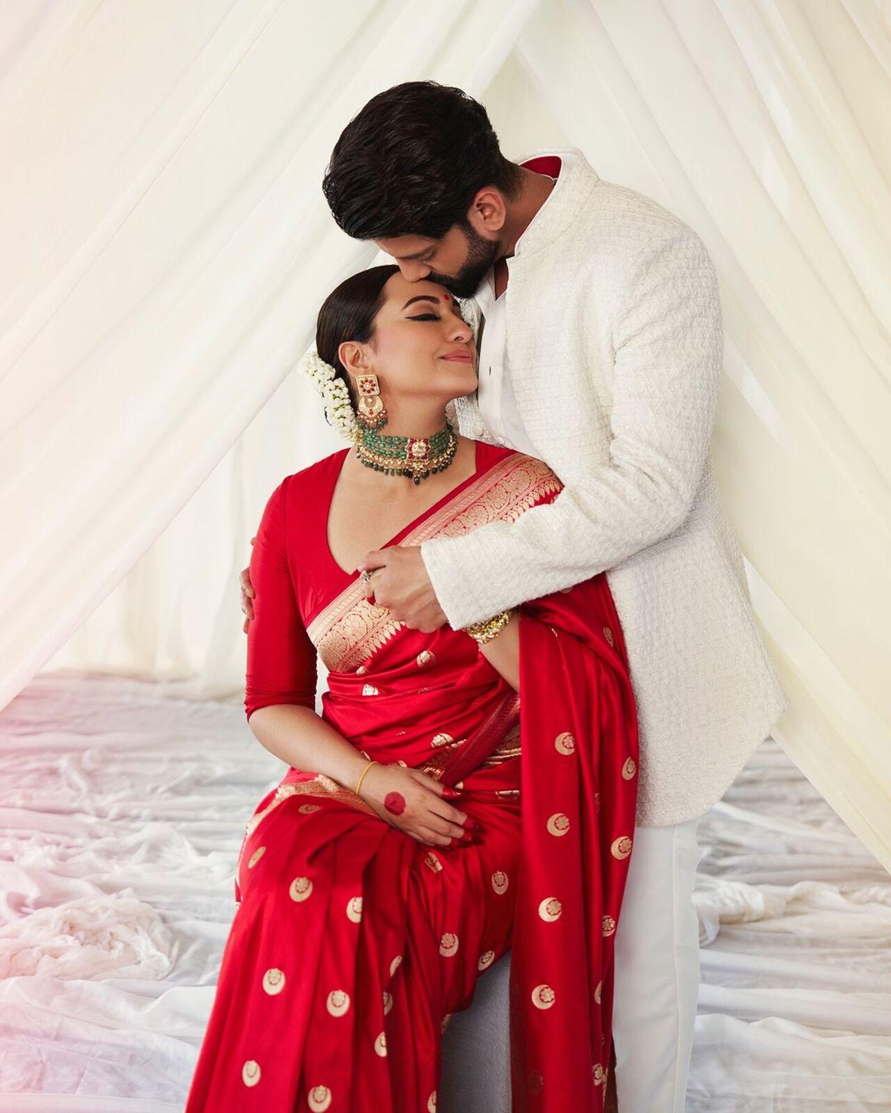 Zaheer, looking dapper in a white kurta and pajama, matched Sonakshi's elegance perfectly.