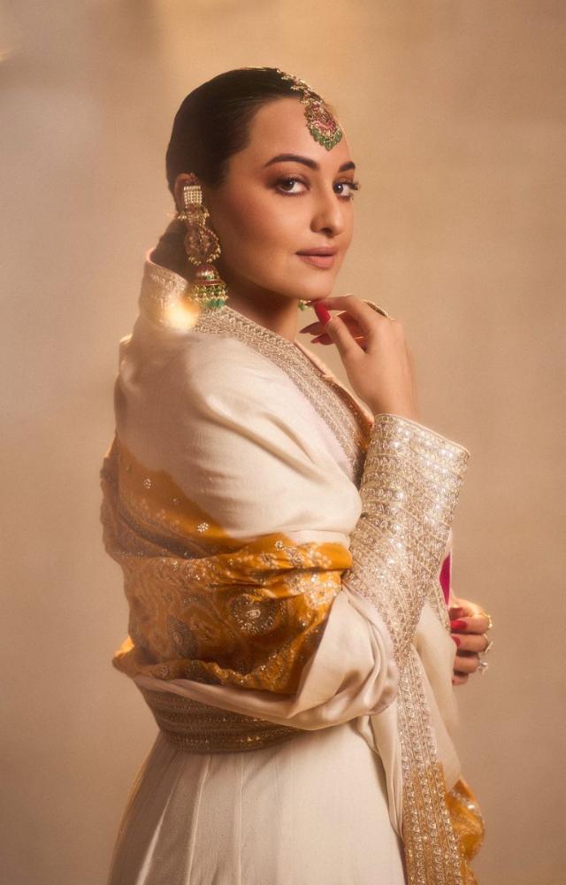 Sonakshi Sinha looked stunning in throwback photos from her bachelorette party.